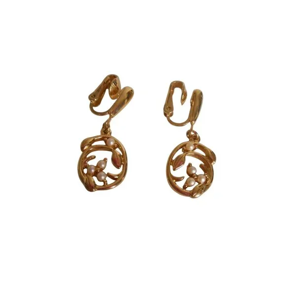 Vintage 1980s Trifari clip on earrings pear gold costume jewelry floral - Picture 1 of 3